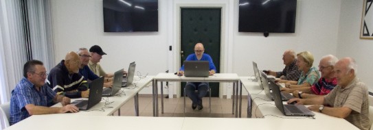 Een les ICT in Zeventiendorpen (vergroot foto)