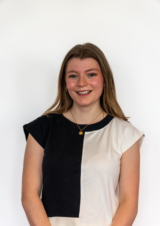 Lena Adams (vergroot foto)