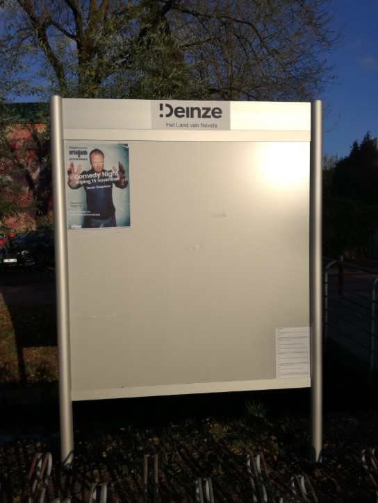 foto aanplakborden (vergroot foto)